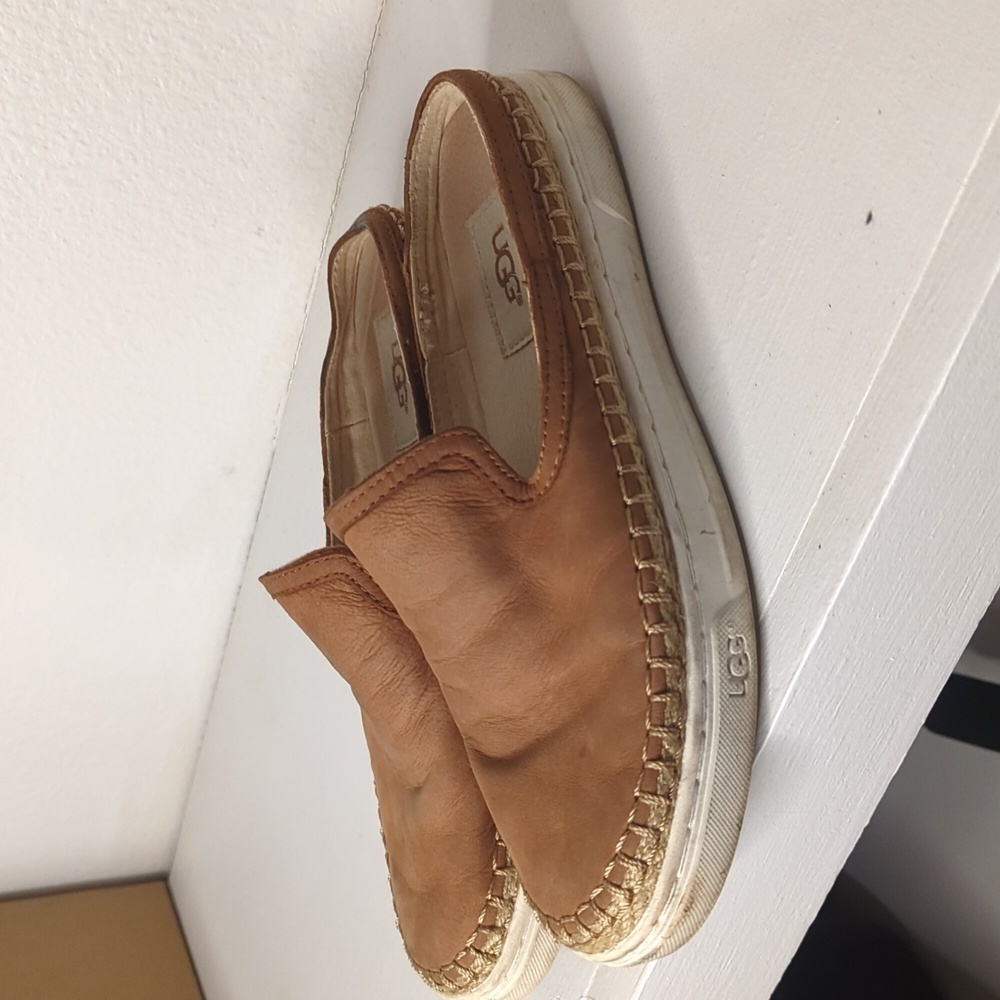 Ugg slides - Picture 3 of 4
